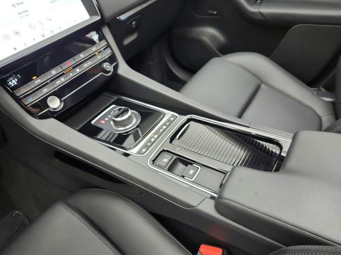 Used 2019 Jaguar F-PACE Premium AWD/4WD image 11