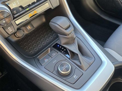 Used 2025 Toyota RAV4 XLE image 12