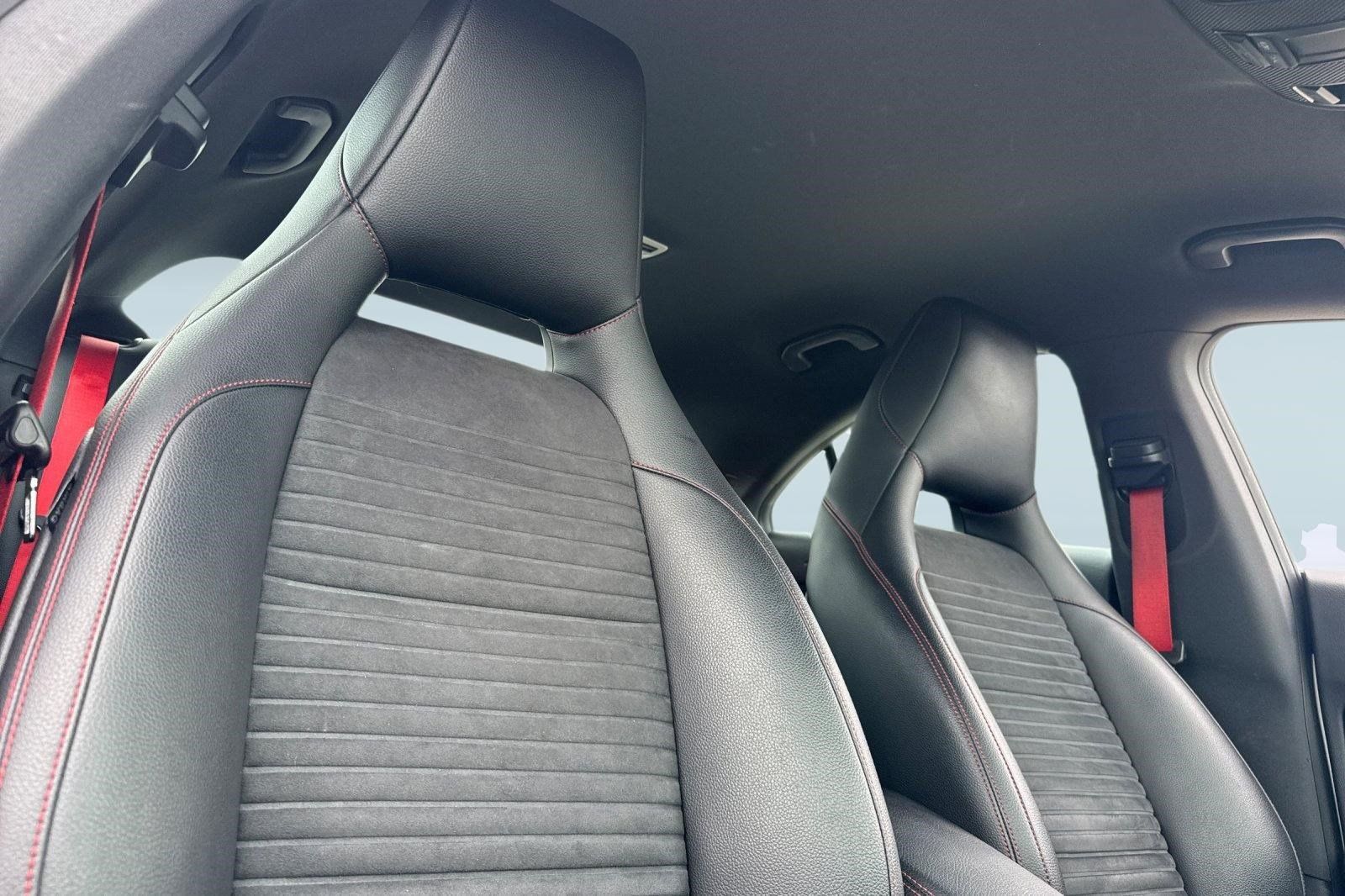Used 2016 Mercedes-Benz CLA 250 image 31