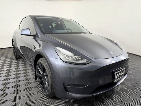 Used 2022 Tesla Model Y Long Range AWD/4WD image 5