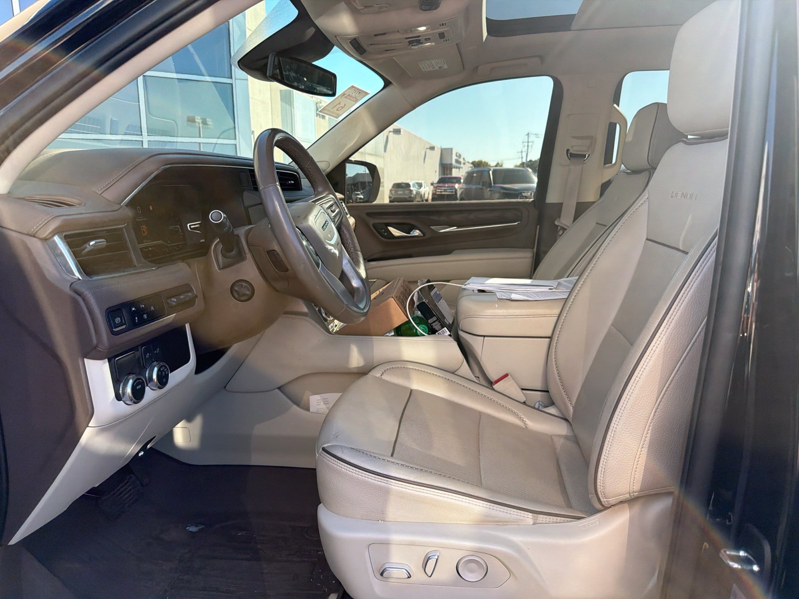 Used 2023 GMC Yukon Denali RWD image 13