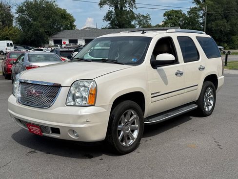 Used 2013 GMC Yukon Denali AWD/4WD image 1