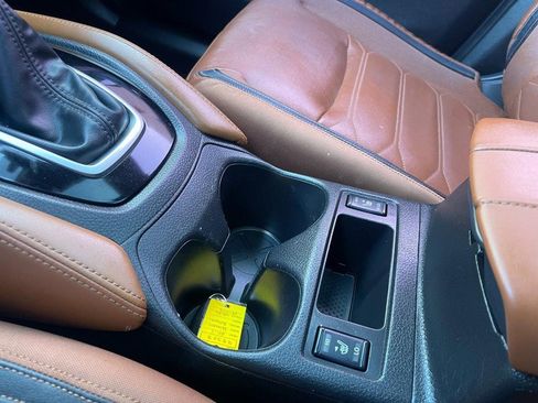 Used 2017 Nissan Rogue SL w/ SL Premium Package image 28