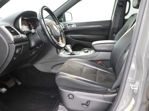 Used 2020 Jeep Grand Cherokee Altitude AWD/4WD image 7