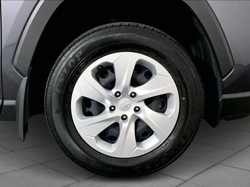 Used 2019 Toyota RAV4 LE w/ All Weather Liner Package AWD/4WD image 10