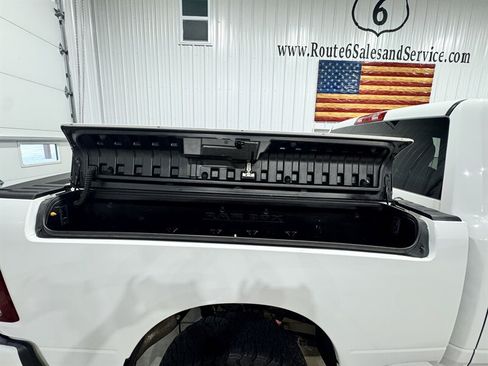 Used 2022 RAM 2500 Big Horn w/ Night Edition AWD/4WD image 7