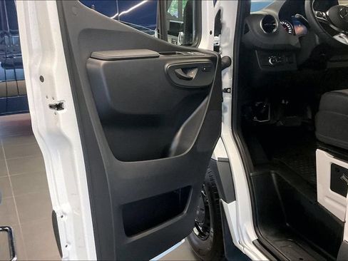 Used 2026 Mercedes-Benz Sprinter 2500 image 8