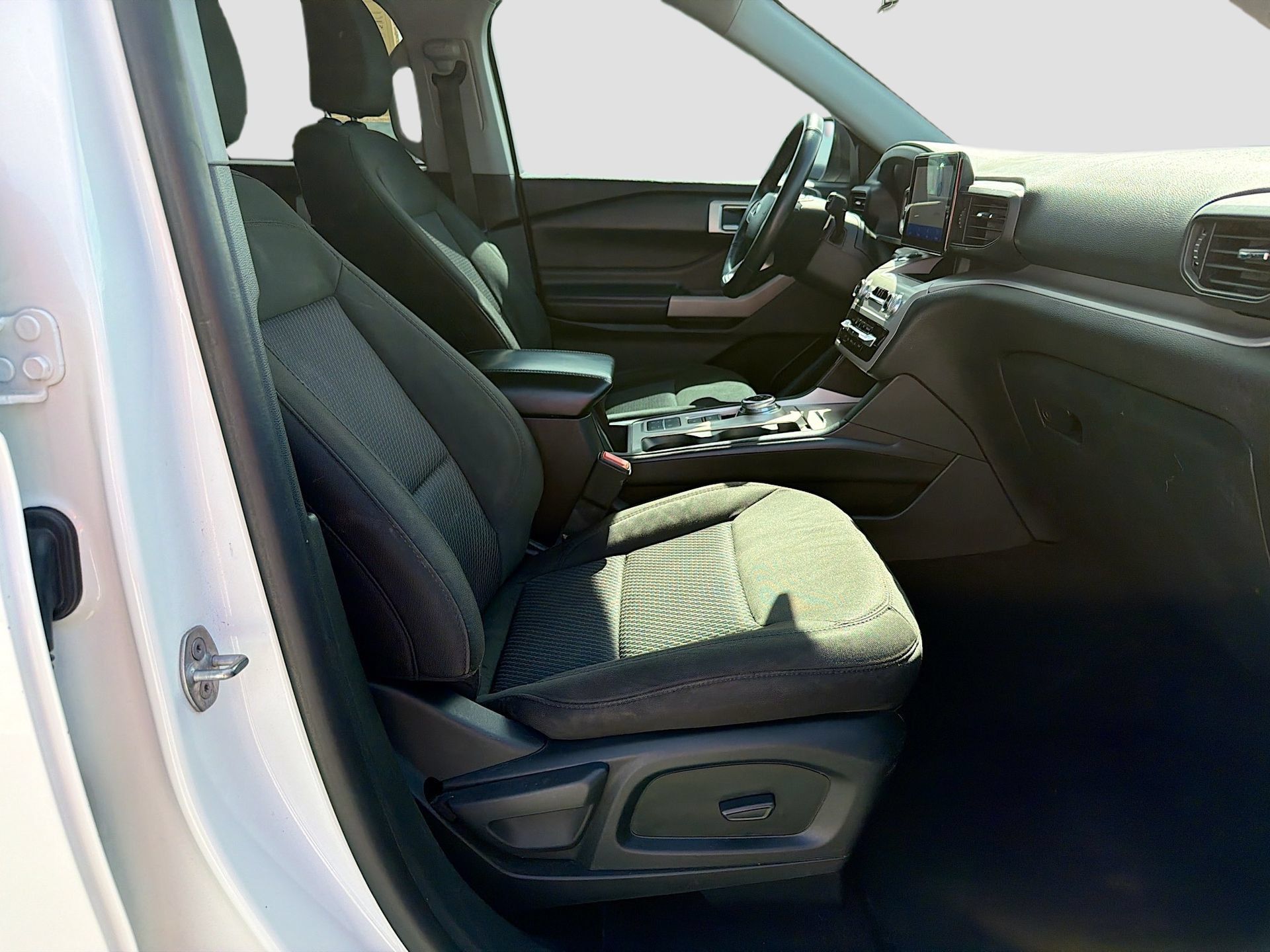 Used 2023 Ford Explorer XLT RWD image 28