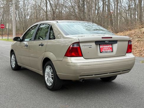 Used 2007 Ford Focus SE image 9