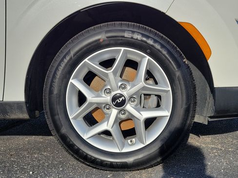 Used 2024 Kia Soul LX w/ Option Group 015 image 5