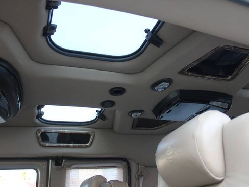 Used 2006 Chevrolet Express 1500 RWD image 30