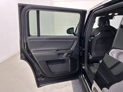 Used 2024 Rivian R1S Adventure AWD/4WD image 17