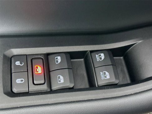 Used 2021 Jeep Grand Cherokee L Limited image 23