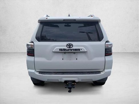 Used 2018 Toyota 4Runner SR5 Premium RWD image 7