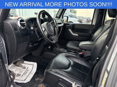 Used 2014 Jeep Wrangler Unlimited Sahara w/ Trailer Tow Group AWD/4WD image 9