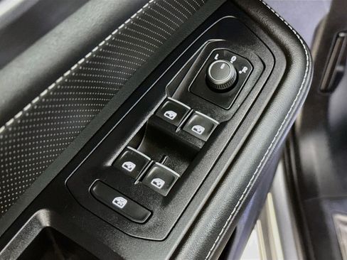 Used 2026 Volkswagen Atlas Cross Sport SE FWD image 20