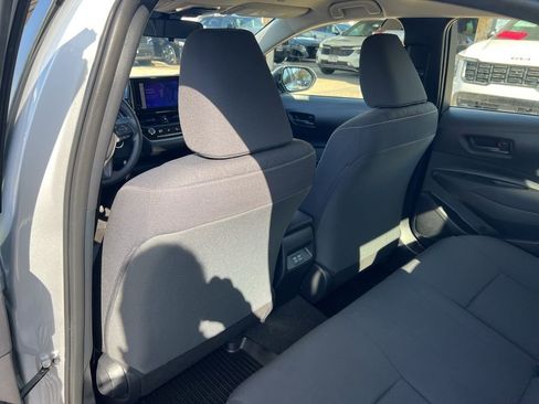 Used 2023 Toyota Corolla LE image 9