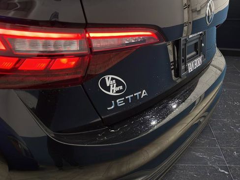 Used 2024 Volkswagen Jetta SE w/ Panoramic Sunroof Package image 36