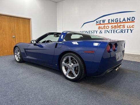 Used 2006 Chevrolet Corvette Coupe w/ Preferred Equipment Group RWD image 7