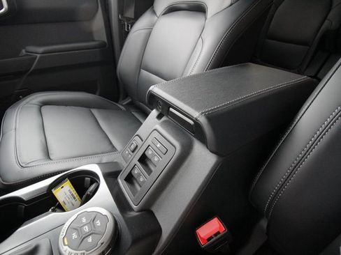 New 2025 Ford Bronco Outer Banks w/ Sasquatch Package image 29