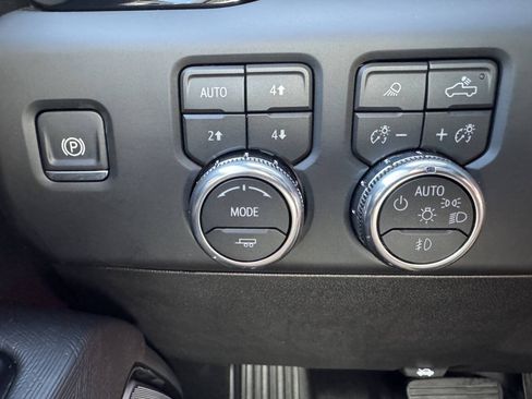 Used 2026 GMC Sierra 2500 AT4X AWD/4WD image 13