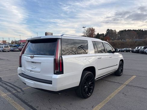 Used 2018 Cadillac Escalade ESV Premium Luxury image 7