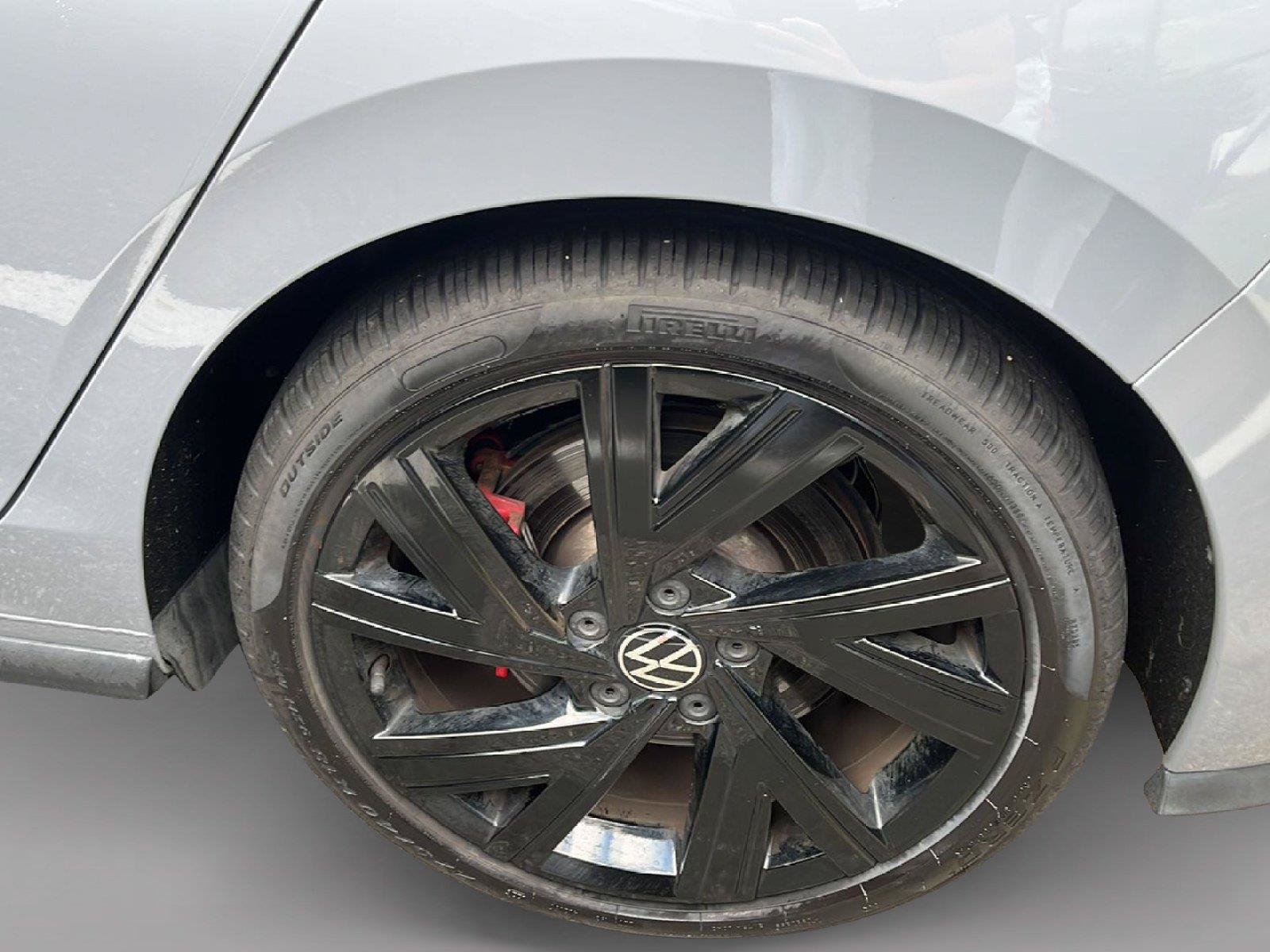 Used 2022 Volkswagen GTI SE FWD image 12