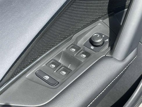 New 2025 Volkswagen Tiguan SE FWD image 20