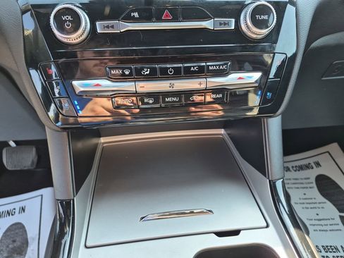 Used 2024 Ford Explorer ST w/ Equipment Group 401A AWD/4WD image 13