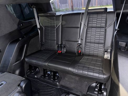 Used 2022 Cadillac Escalade Sport Platinum w/ Heavy-Duty Trailer Package AWD/4WD image 44