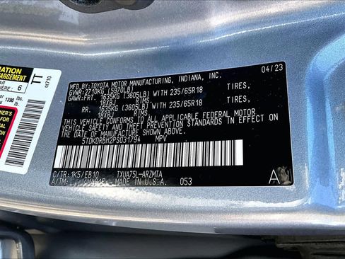 Used 2023 Toyota Highlander XLE AWD/4WD image 34