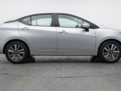 Used 2025 Nissan Versa SV FWD image 11