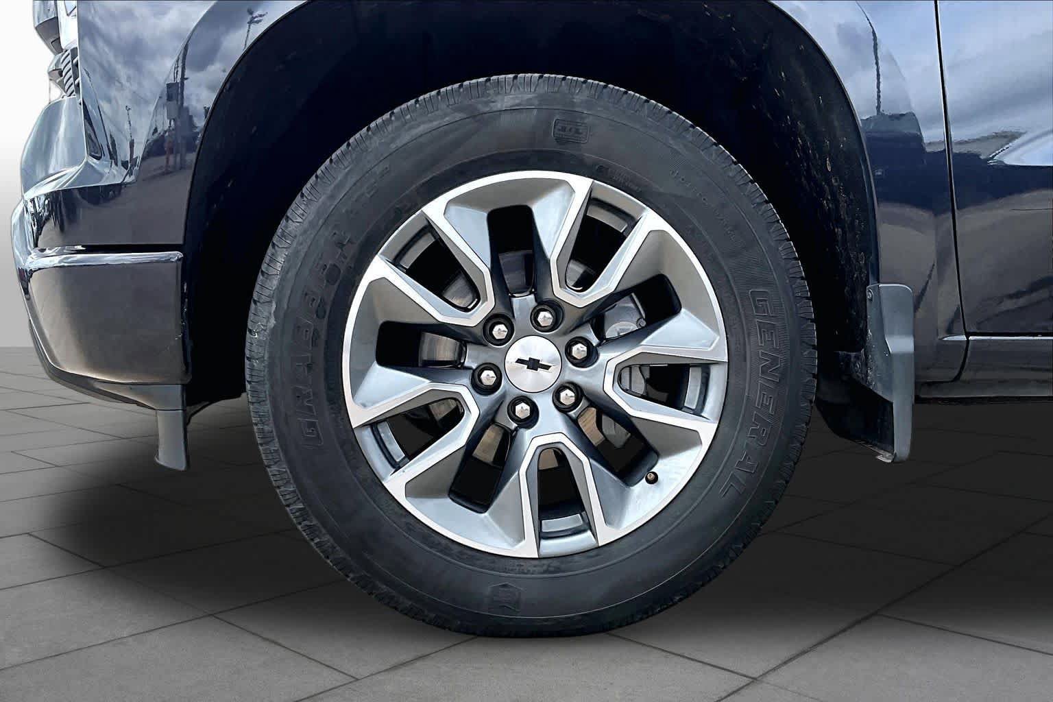 Used 2024 Chevrolet Silverado 1500 RST w/ Protection Package RWD image 11