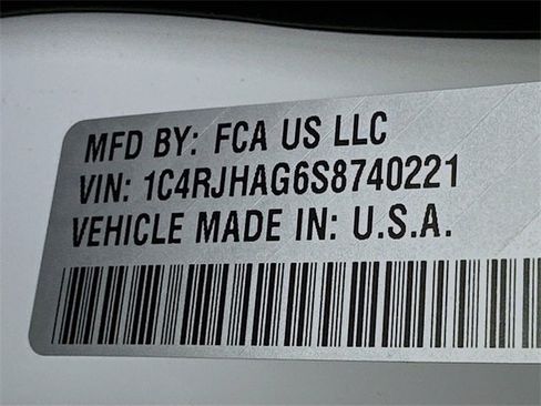 New 2025 Jeep Grand Cherokee Altitude image 17