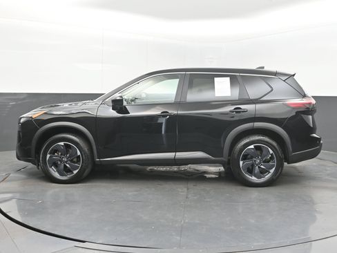 Used 2025 Nissan Rogue SV FWD image 10