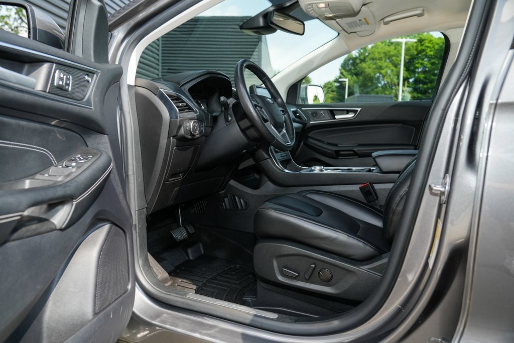 Used 2022 Ford Edge Titanium w/ Cargo Accessory Package AWD/4WD image 21