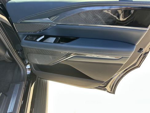 Certified 2025 Cadillac Escalade IQ Luxury 2 w/ LPO, Premium Carpet Package AWD/4WD image 17