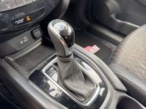 Used 2018 Nissan Rogue S image 13