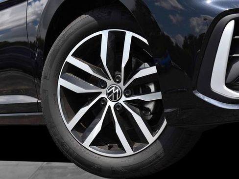 New 2026 Volkswagen Jetta SE FWD image 3