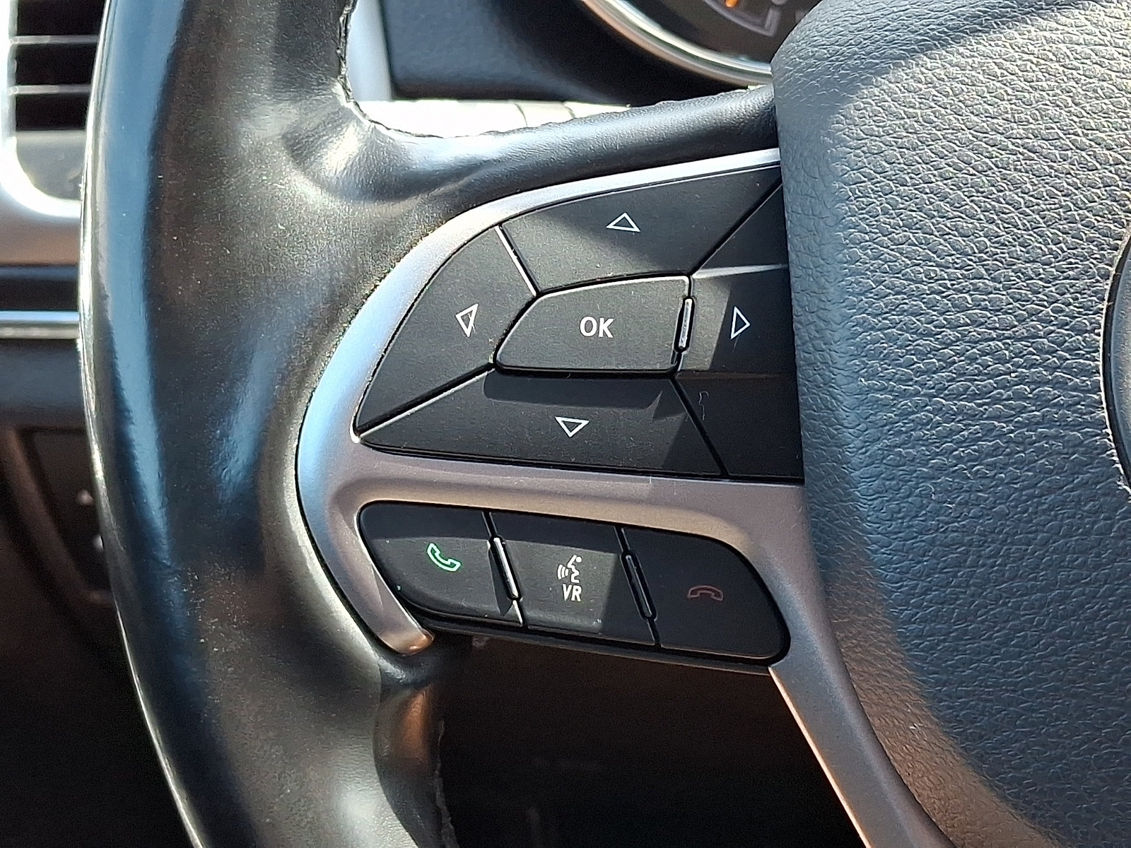 Used 2020 Jeep Grand Cherokee Limited AWD/4WD image 21