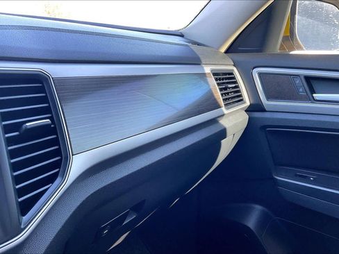 Used 2018 Volkswagen Atlas SE image 29