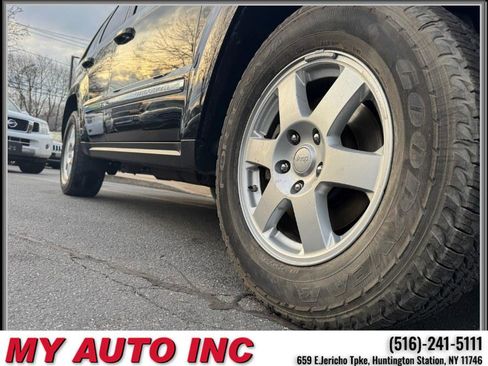 Used 2010 Jeep Grand Cherokee Laredo image 9