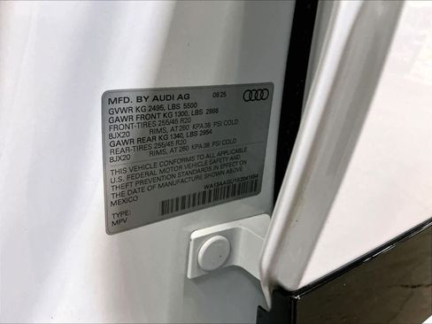 Certified 2025 Audi Q5 Prestige image 36