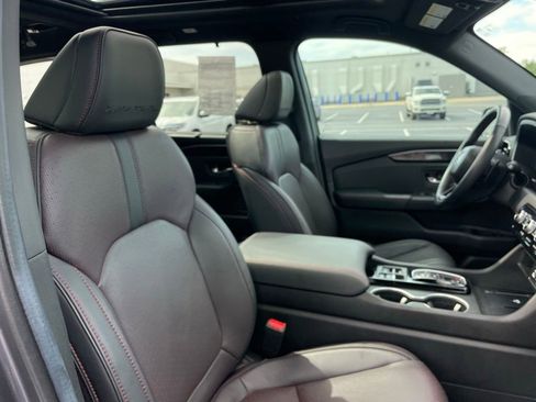 Used 2025 Honda Pilot Black Edition image 35