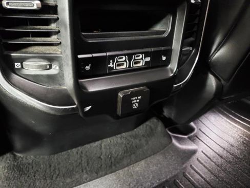 Used 2019 RAM 1500 Laramie image 12