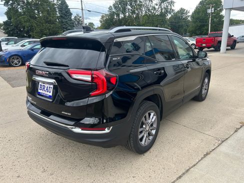 Used 2024 GMC Terrain SLT image 6