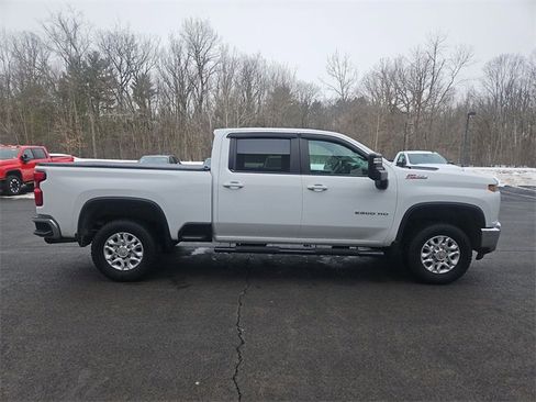 Used 2022 Chevrolet Silverado 2500 LT w/ Convenience Package image 5
