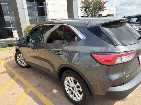 Used 2020 Ford Escape SE FWD image 6