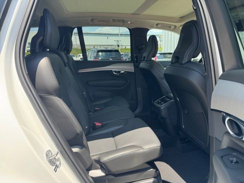 Certified 2025 Volvo XC90 B5 Core AWD/4WD image 29
