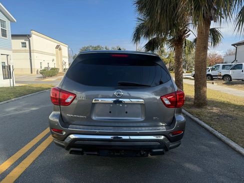 Used 2017 Nissan Pathfinder SL w/ Trailer Tow Package FWD image 8